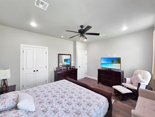 Building Photo - 10340 Dominion Ranch Dr