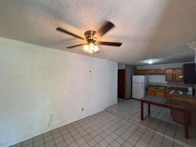 Building Photo - 106 Florida St