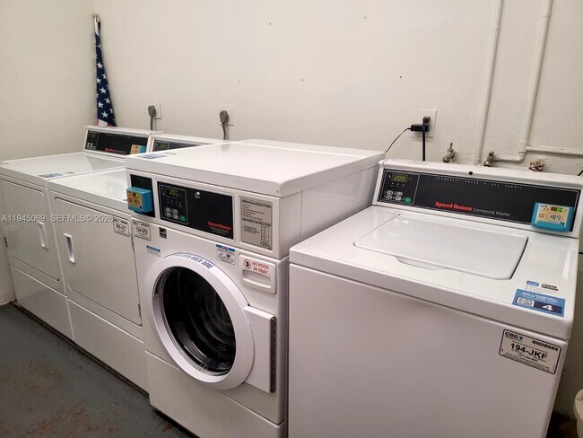 Building Photo - 4832 Esedra Ct