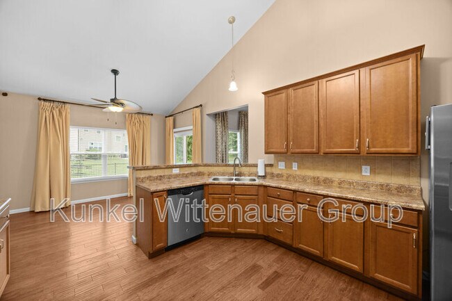 Building Photo - 105 Forest Oaks Dr