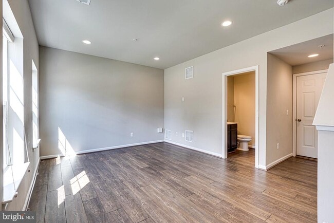 Building Photo - 14263 Travilah Rd