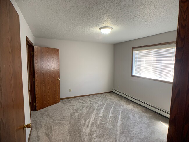 Building Photo - Kaeding Apartments - 337
