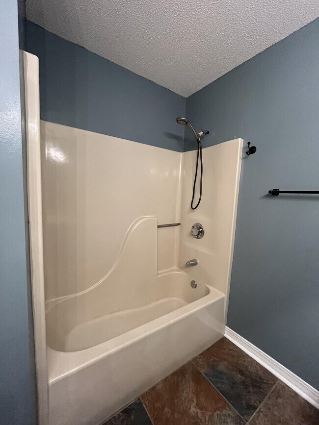 Building Photo - 1305 Ariel Ct