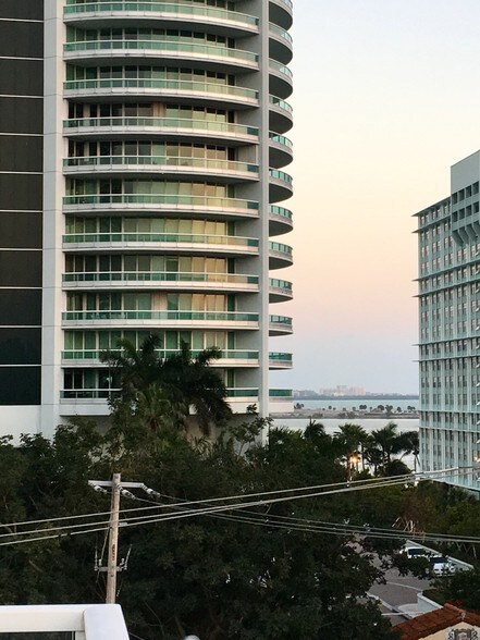 Building Photo - 1650 Brickell Ave