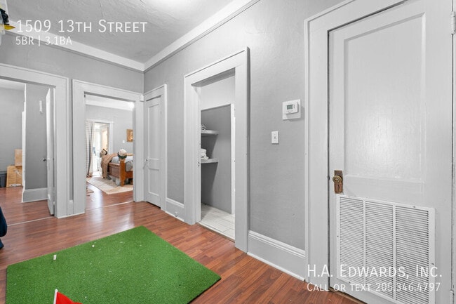 Building Photo - 1509 13th St