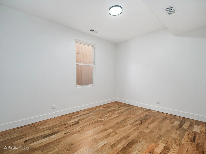 Building Photo - 3016 W 40th St