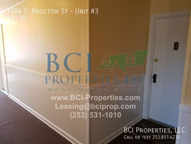 Building Photo - 1204 S Proctor St