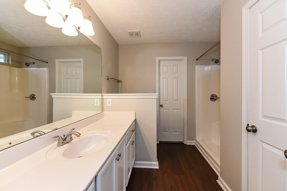 Building Photo - 278 Iris Dr