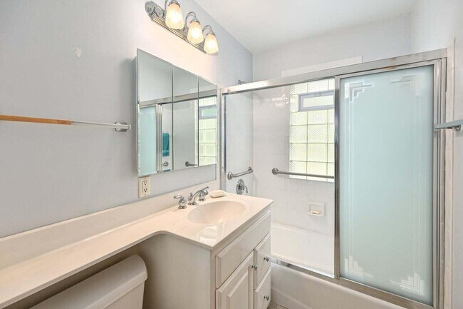 Building Photo - W145N7317 Northwood Dr