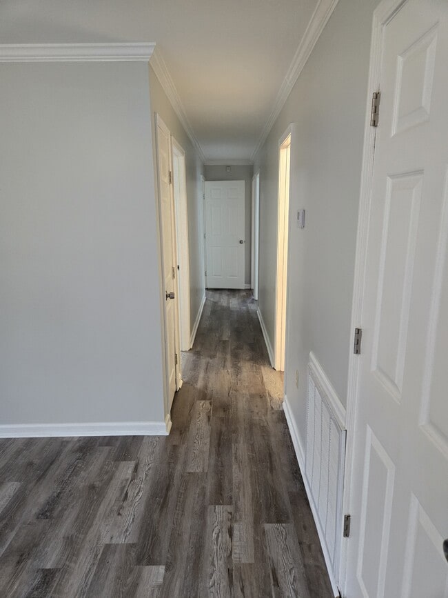 Building Photo - 1137 Madeline Ave