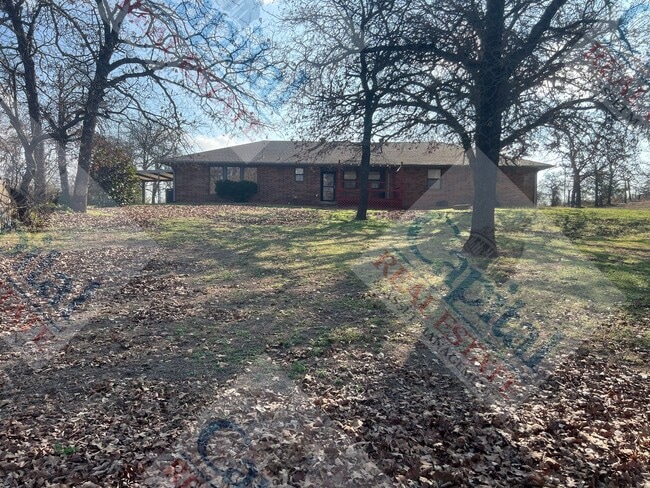 Building Photo - Country Beauty