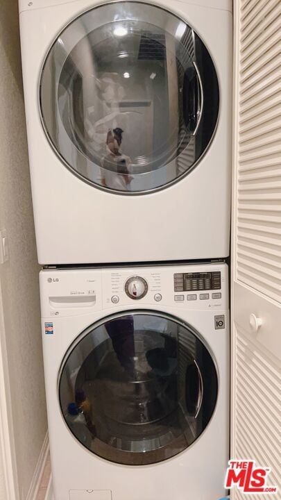 Building Photo - 1703 Sagunto Pl