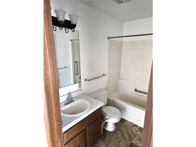 Building Photo - 110 1st St N