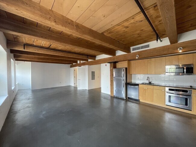 Building Photo - 90 Wareham St