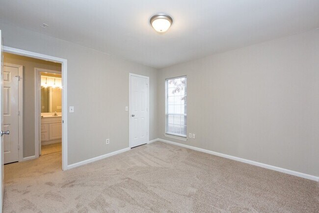 Building Photo - Wonderful 3BD/2BA Open Concept Ranch Home!