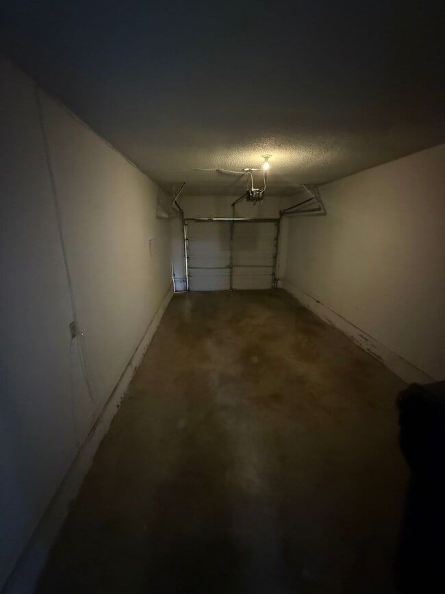 Building Photo - Duplex On West Quantico 3 bed