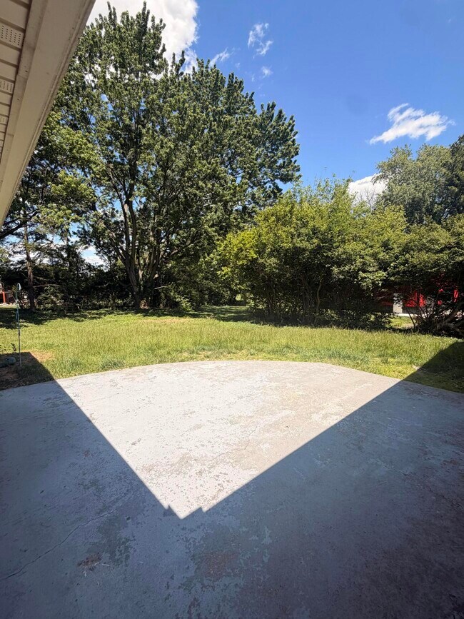 Building Photo - 407 Quail Run Rd