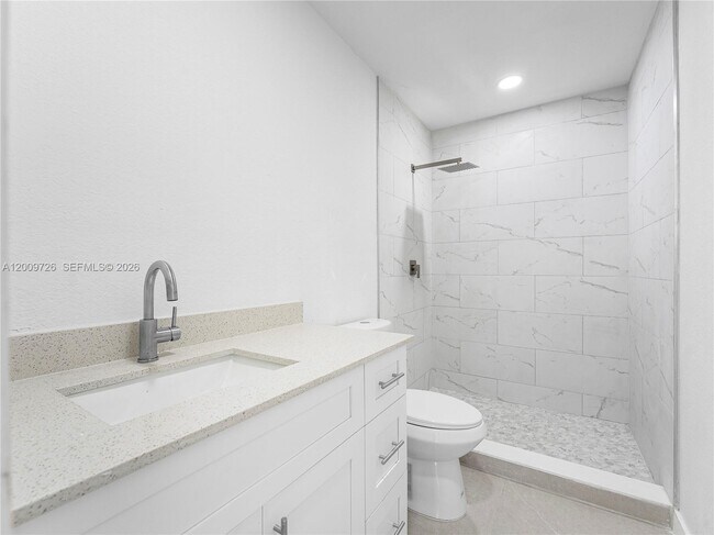 Building Photo - 1370 W 29th St