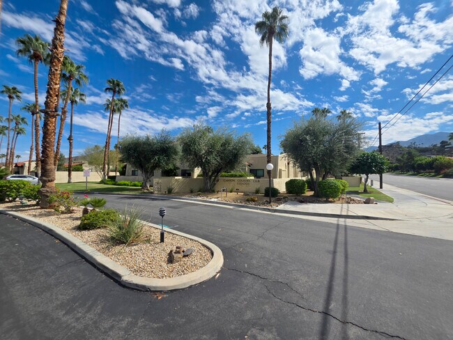 Building Photo - 2160 S Palm Canyon Dr