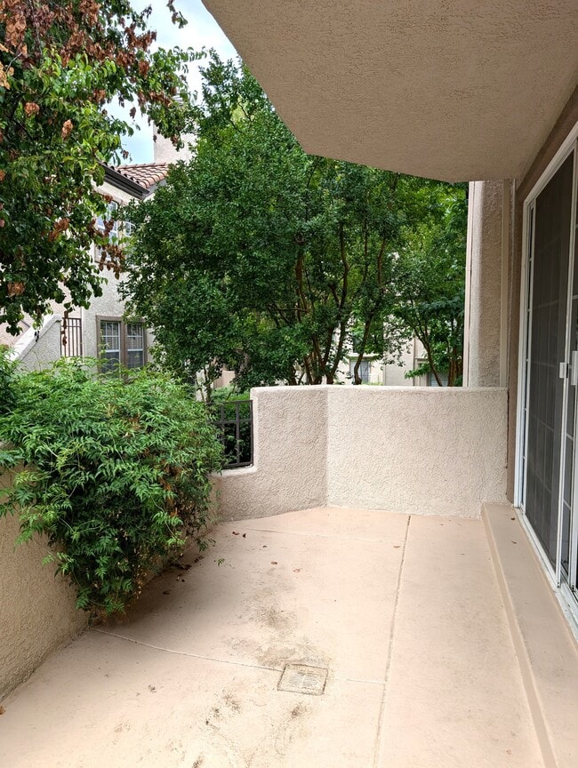 Building Photo - 24145 Del Monte Dr.