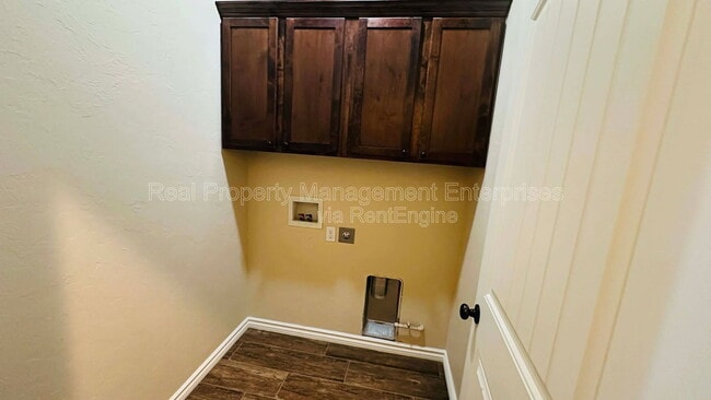 Building Photo - 309 Timber Ln