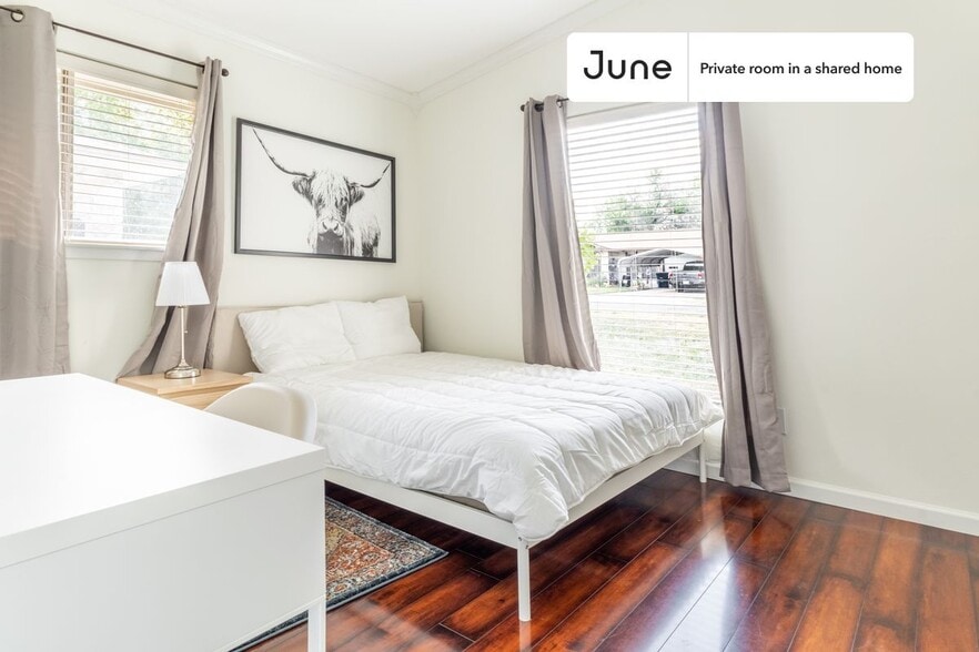 Primary Photo - Room in Shared 4 bed/2 bath home