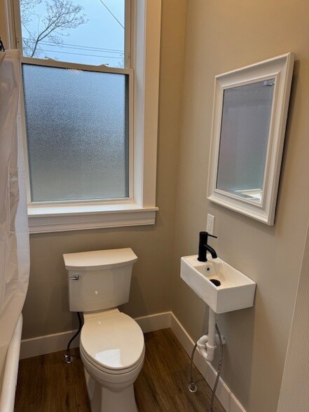 Building Photo - 3123 California Ave