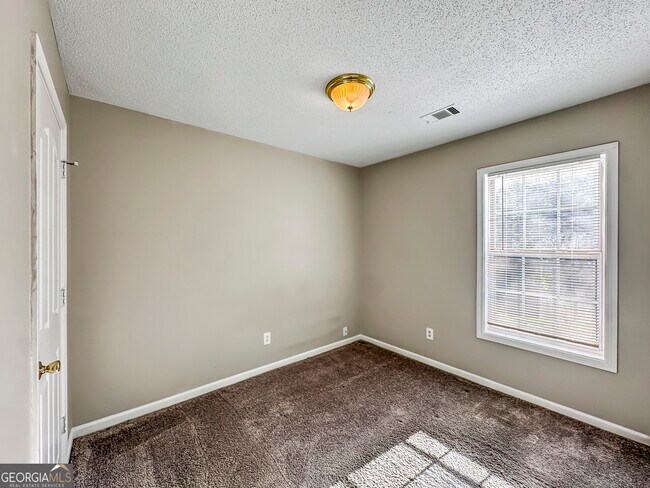 Building Photo - 11084 Knotty Pine Pl