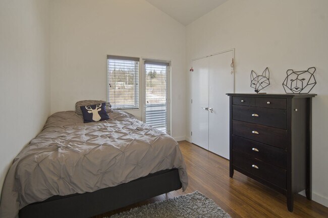 Building Photo - 135 Muzzy Rd