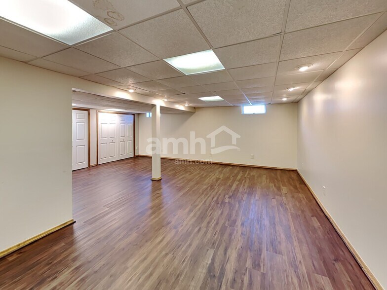 Building Photo - 12098 Mallard Pond Dr