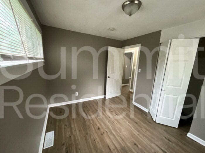 Building Photo - 8608 Crystal Ave