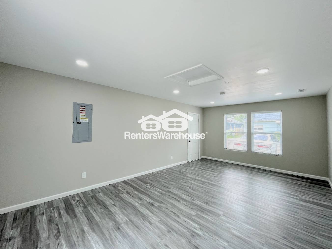 Building Photo - 1054 Ivaloo St