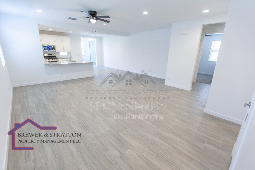 Building Photo - 2226 E Kelly Dr