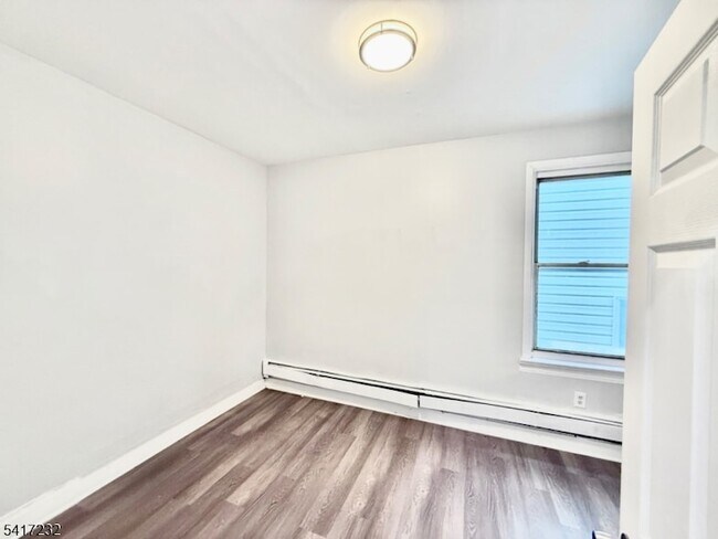 Building Photo - 46 Hawkins St