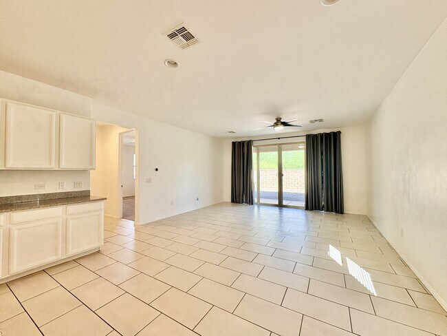 Building Photo - 7214 S Via Tierra Mesa