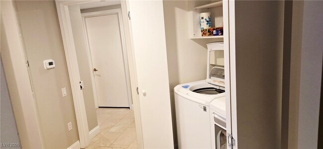 Building Photo - 2747 Paradise Rd