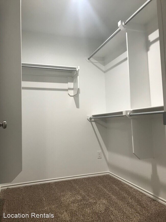 Building Photo - 3 br, 2 bath House - 10005 Wausau Ave