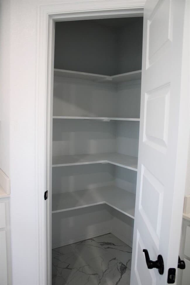 Building Photo - COX-NORTHRIDGE DR-1