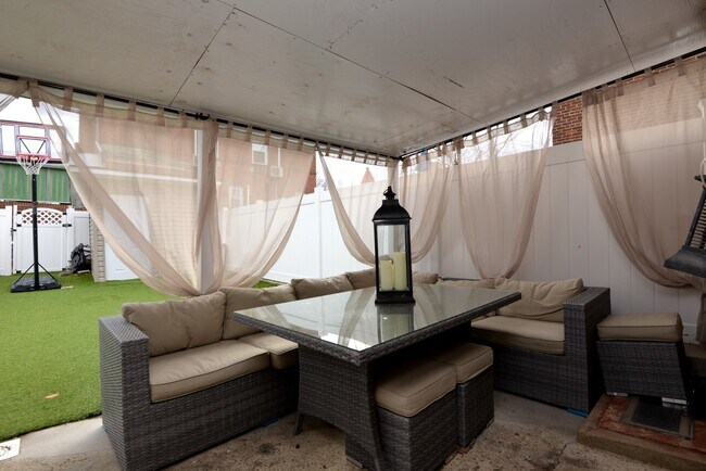 Building Photo - 174-06 Jewel Ave