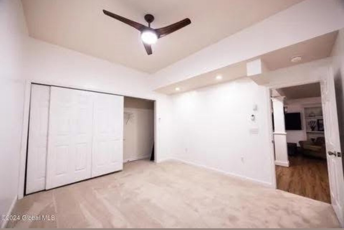 Building Photo - 24b Thacher St