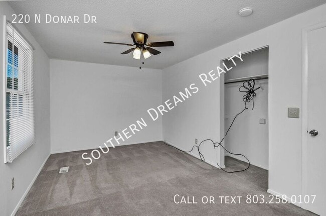 Building Photo - 220 N Donar Dr