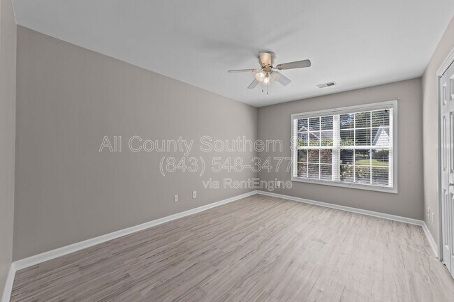 Building Photo - 359 Vesta Dr