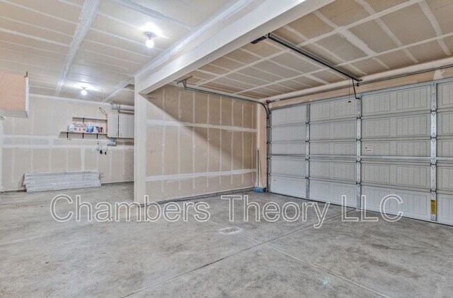Building Photo - 3593 SW Pumice Ave
