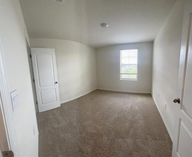 Building Photo - 1800 Red Canyon Dr