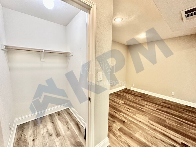 Building Photo - 3414 Pacific Ave