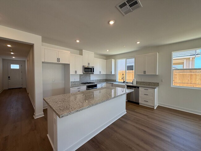 Building Photo - 156 Coiner St