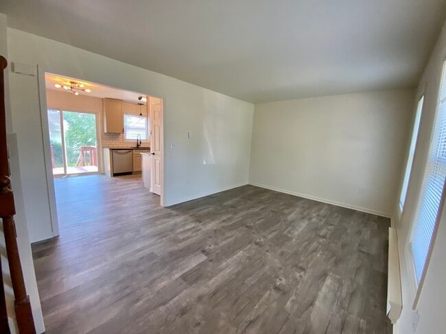 Building Photo - 40 Pheasant Ln