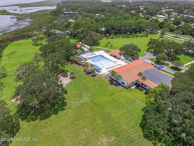 Building Photo - 213 Deportivo Dr