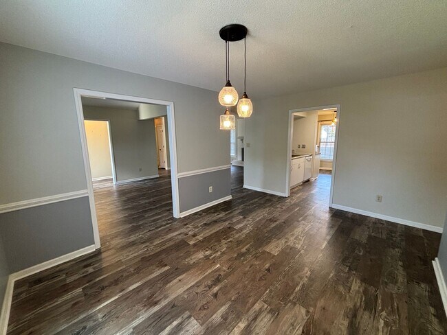 Building Photo - 5405 Beretta Way