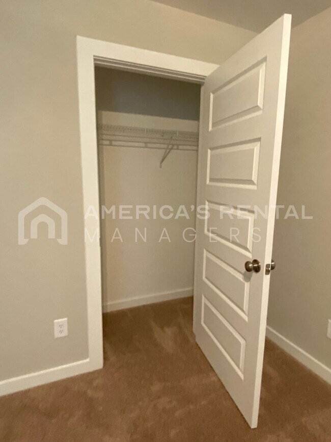 Building Photo - 1540 Brookhaven Dr